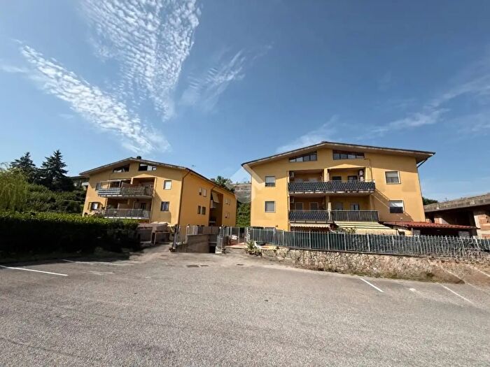 Appartamento trilocale in vendita in Via Cangiano, Anagni