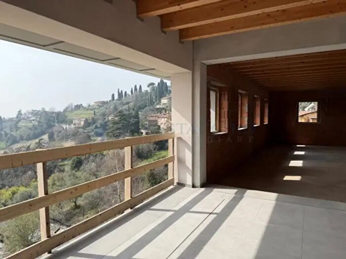 Appartamento con 5 locali in vendita in Via San Martino della Pigrizia, Bergamo