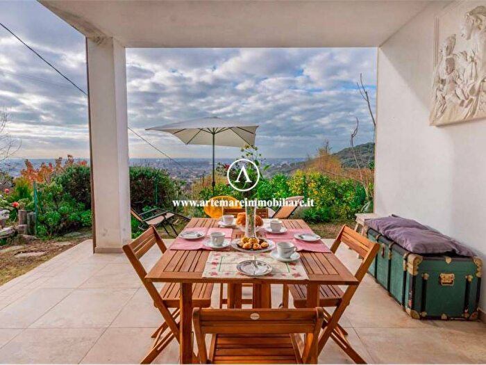 Casa quadrilocale in affitto in Via Casitglione, Pietrasanta