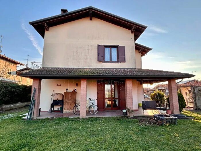 Case in Vendita e in Affitto - 2