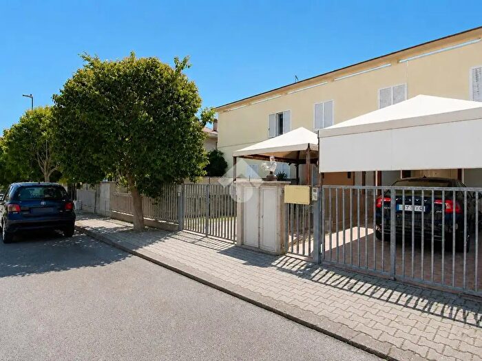 Casa quadrilocale in vendita in Via G Garibaldi, Mosciano SantAngelo