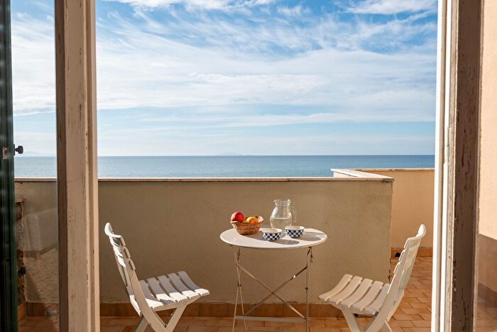 Appartamento con 7 locali in vendita in Via Montecristo, Castiglione Della Pescaia