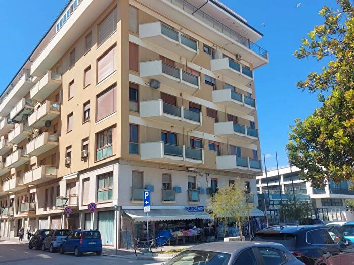 Appartamento trilocale in affitto in Via Galileo Galilei, Piazza Salotto Corso Umberto, Pescara