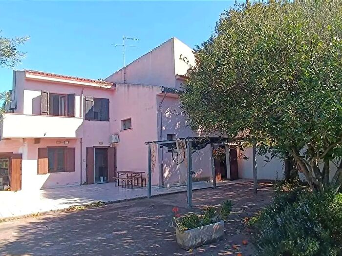 Casa con 7 locali in vendita in Ottava, Sassari