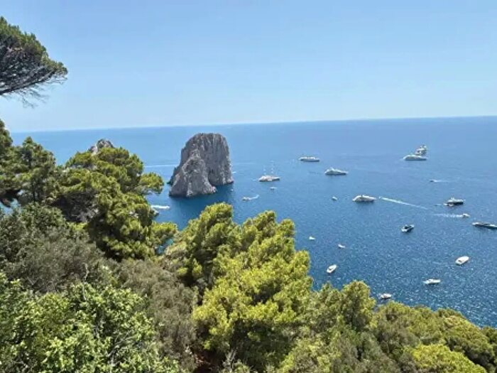 Casa quadrilocale in vendita in Via Tragara, Capri