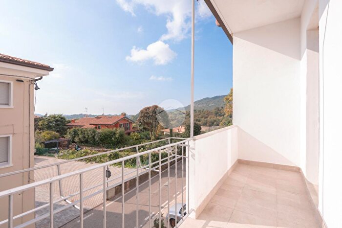 Appartamento quadrilocale in vendita in Via XXIV Maggio, Costermano