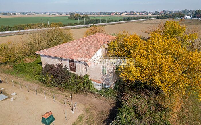 Casa con 10 locali in vendita in Via Scala Ponente, San Pietro In Casale