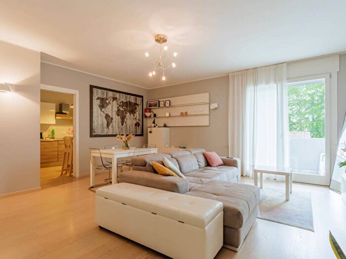 Appartamento con 6 locali in affitto in Via Giovanni Canestrini, SantOsvaldo San Paolo, Padova