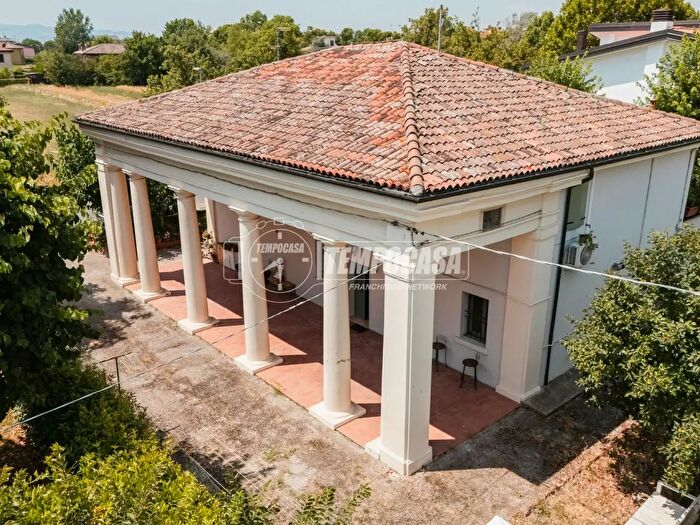 Appartamento trilocale in vendita in Via Piave, Medicina