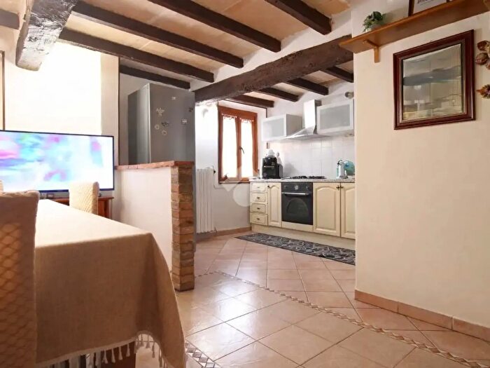 Appartamento trilocale in vendita in Via Castello, Castellarano