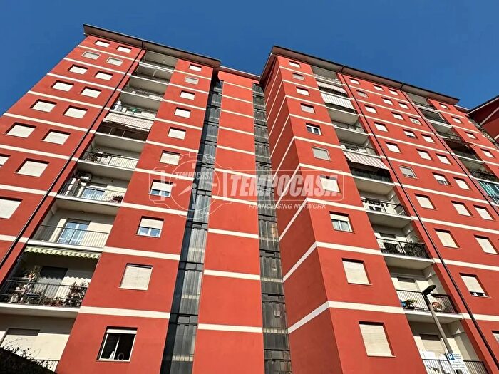 Appartamento con 5 locali in vendita in Via Gioacchino Quarello, Torino