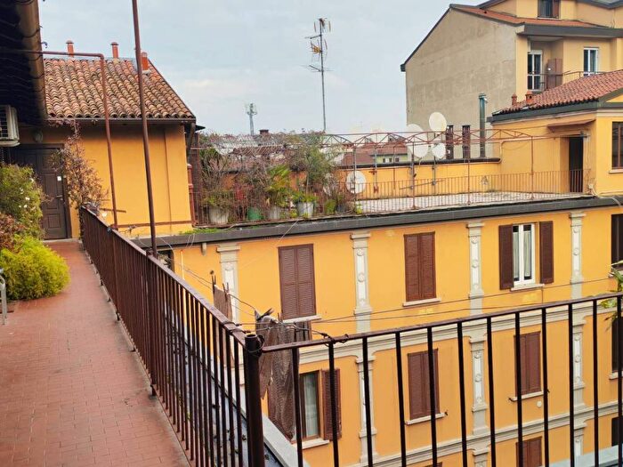 Casa bilocale in affitto in Via Jacopo Dal Verme, Isola, Milano