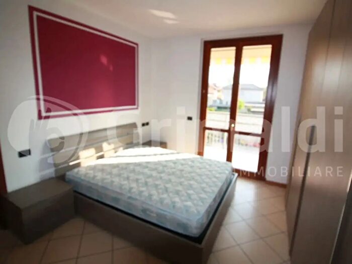 Appartamento bilocale in vendita in Via Puccini, Arcore