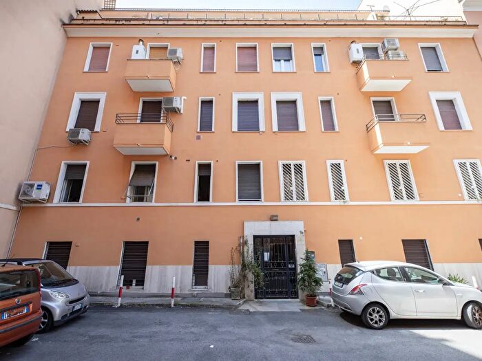 Appartamento monolocale in vendita in Via del Pastore Faustolo, Roma