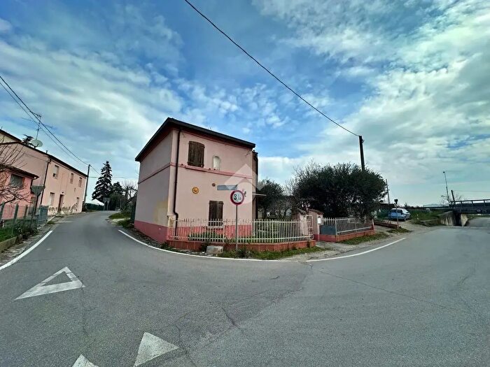 Casa quadrilocale in vendita in Via Roma, San Giovanni In Marignano