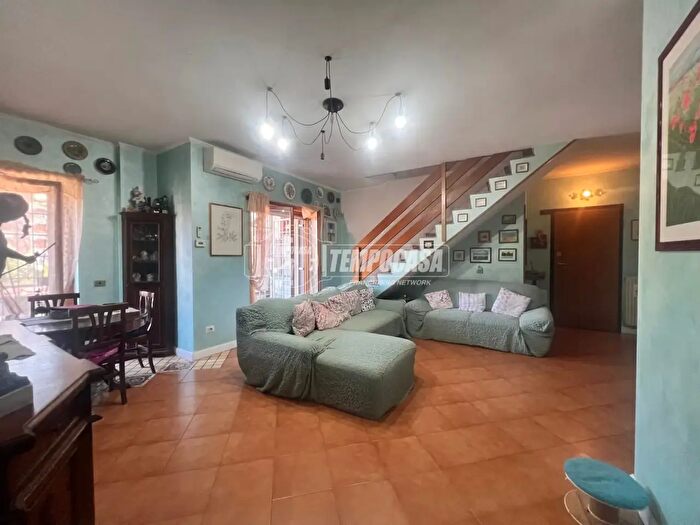 Appartamento quadrilocale in vendita in Via Santa Seconda, Roma