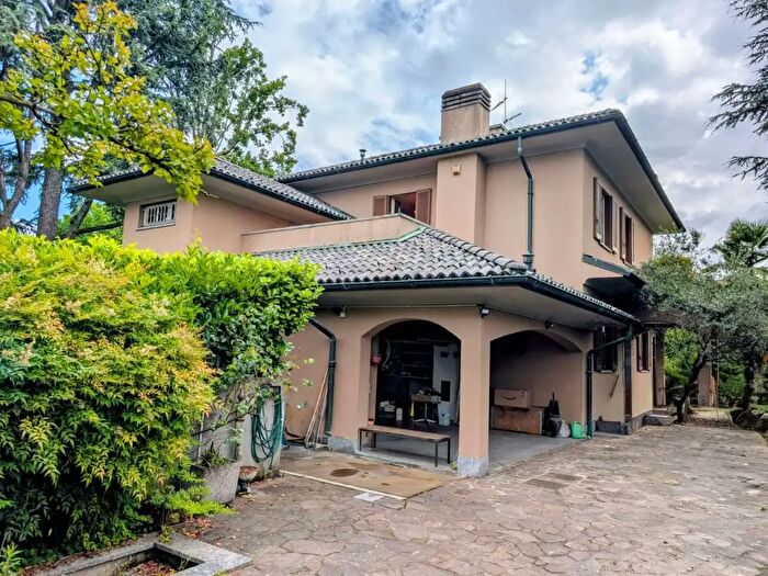 Casa quadrilocale in vendita in Via Torazza, Brugherio