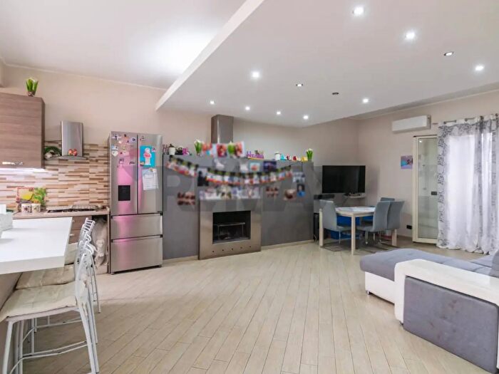 Appartamento quadrilocale in vendita in Via Camillo Barbagallo, Aci SantAntonio