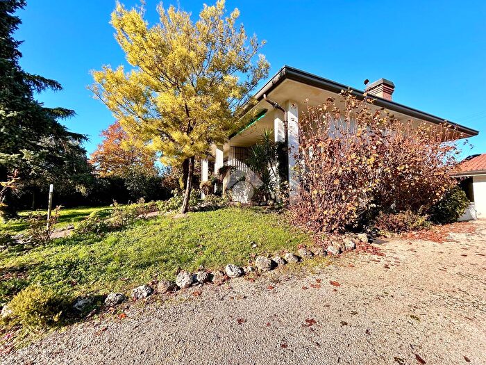 Casa quadrilocale in vendita in Via Mangilli, Talmassons