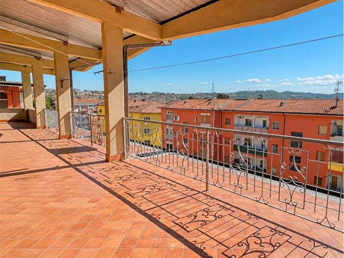 Casa quadrilocale in affitto in Via Girolamo Vitelli, Rione Libertà, Benevento