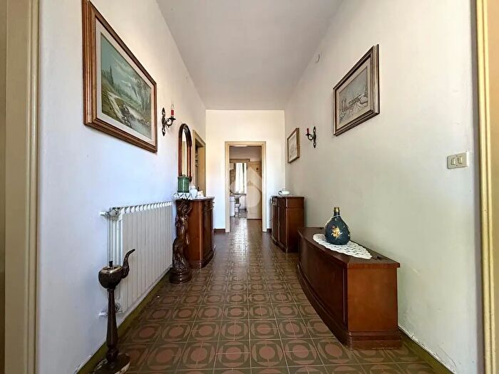 Casa con 8 locali in vendita in Meolo