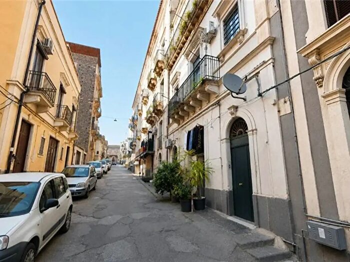 Appartamento quadrilocale in vendita in Via della Palma, Catania