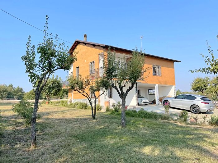 Casa con 5 locali in vendita in Capriata DOrba