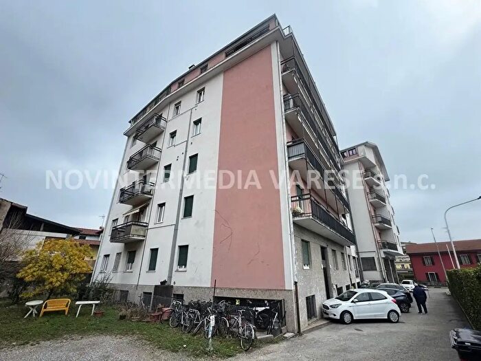 Appartamento bilocale in vendita in Viale Valganna, Varese
