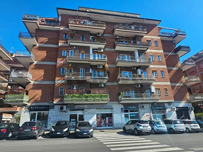 Appartamento trilocale in vendita in Roma