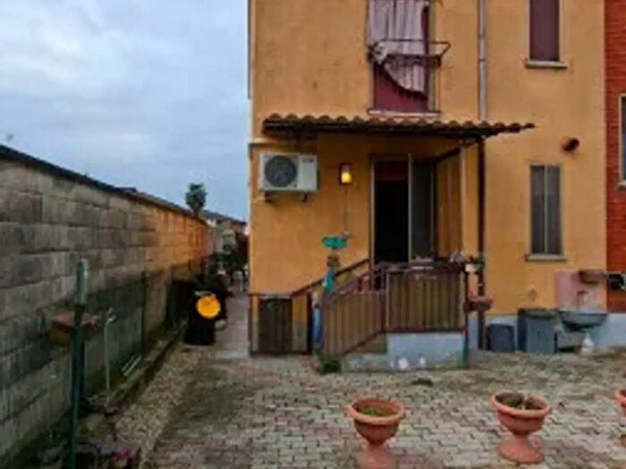 Casa quadrilocale in vendita in Via Milano, Garlasco
