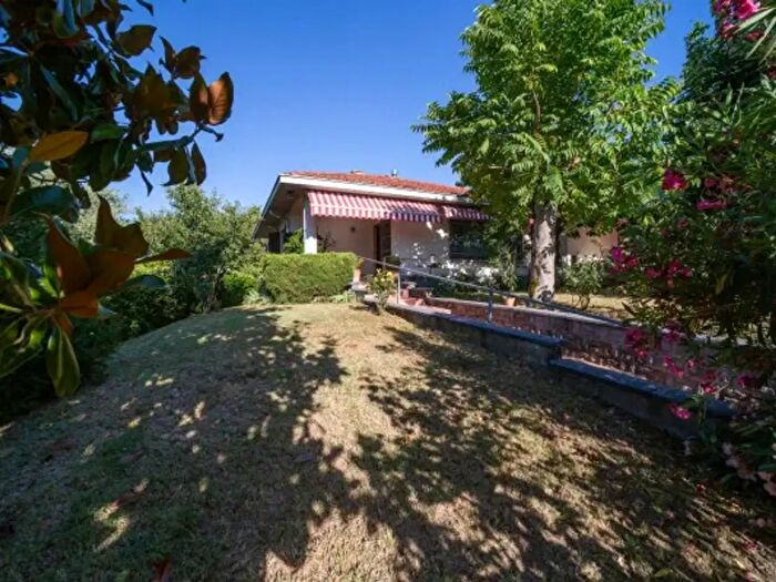 Casa con 5 locali in vendita in Strada Martinella, Parma