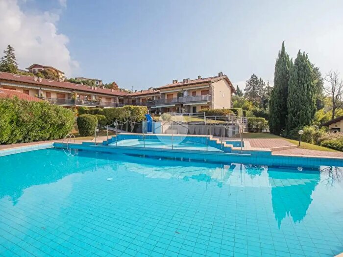 Appartamento trilocale in vendita in Via Le Sponde, Costermano