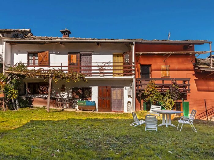 Casa quadrilocale in vendita in Via San Quirico, Barge