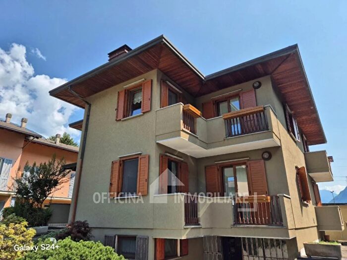 Casa con 12 locali in vendita in Via Rimembranza, Morbegno