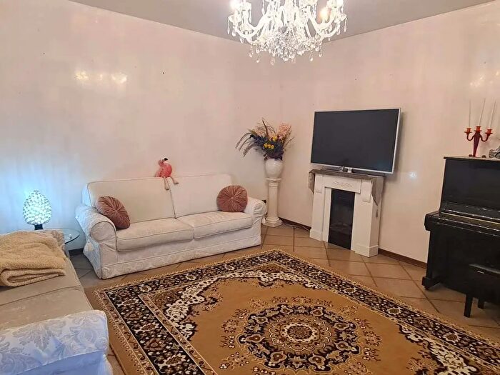 Casa con 10 locali in vendita in Via Grassi, Fontanafredda