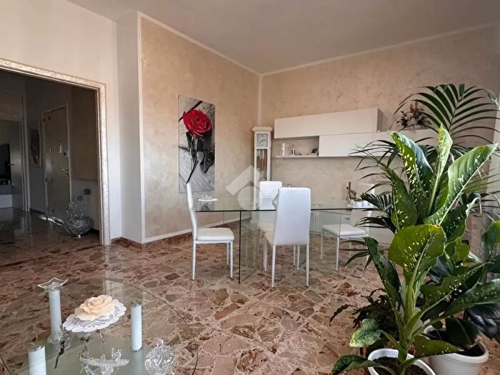 Appartamento trilocale in vendita in Via Cairoli, Ragusa