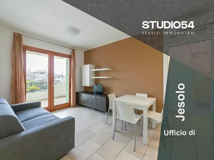 Appartamento trilocale in vendita in Viale delle Rondini, Caorle