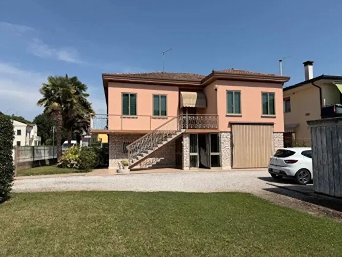 Casa con 6 locali in vendita in Via Risorgimento, Mira