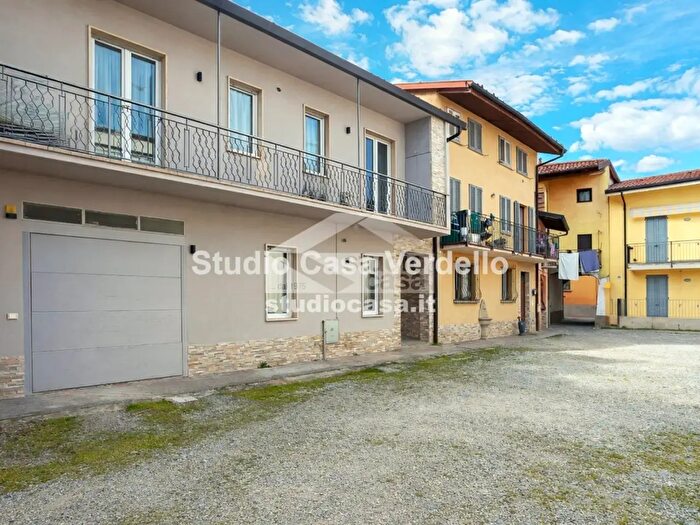 Casa quadrilocale in vendita in Via Magenta, Verdello