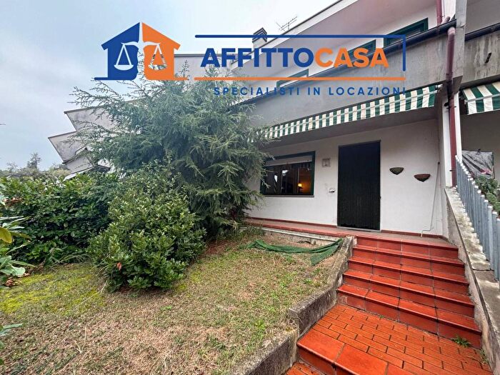 Casa quadrilocale in affitto in Centro, Bra