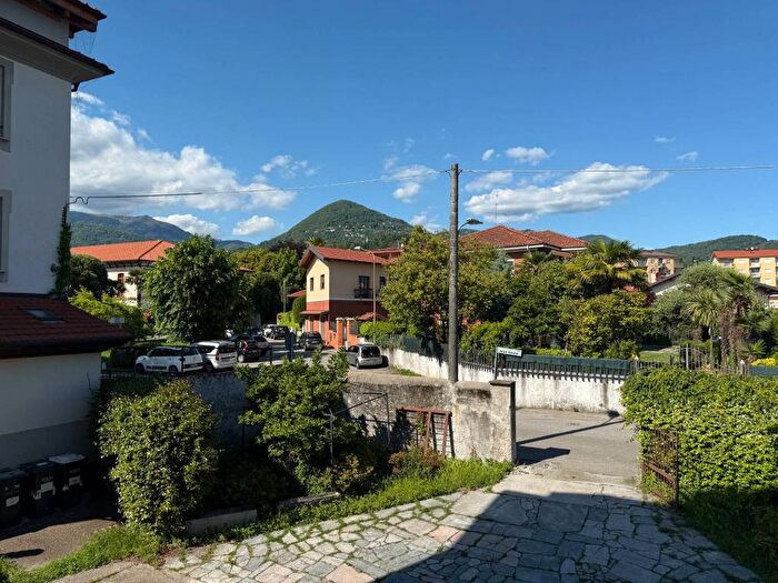 Appartamento bilocale in affitto in Via Alpi Giulie, Intra, Verbania