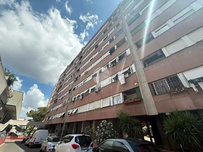 Appartamento trilocale in vendita in Via Domenico Giuliotti, Roma