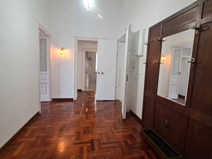 Appartamento con 6 locali in affitto in Piazza Amedeo, Piazza Amedeo Parco Margherita, Napoli