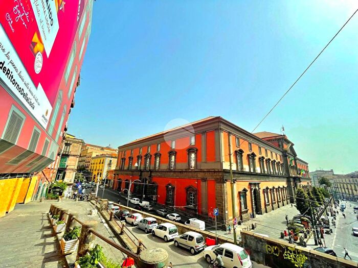 Appartamento trilocale in vendita in Via Salvatore Tommasi, Napoli