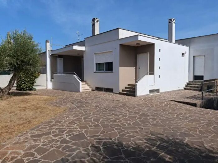 Casa con 5 locali in vendita in Via Gioia del Colle b, Noci