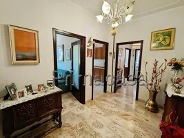 Appartamento con 6 locali in vendita in Via Moniego Centro, Noale