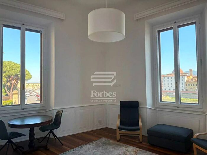 Appartamento con 6 locali in affitto in Lungarno Serristori, San Niccolò, Firenze