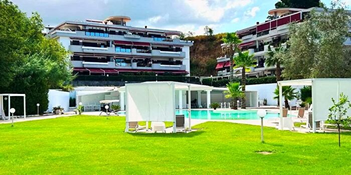 Appartamento bilocale in vendita in Via Gioacchino da Fiore, Belvedere Marittimo