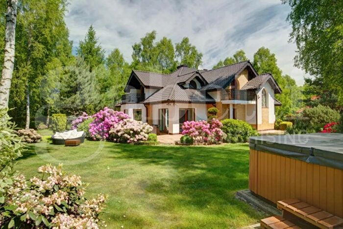 Casa con 10 locali in vendita in Via Cimone, Vicenza