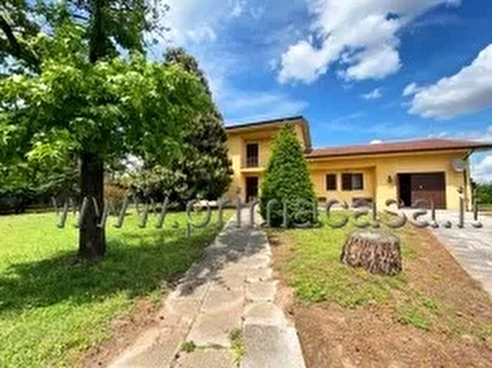 Casa con 10 locali in vendita in Via Giuseppe Garibaldi, Bovolone